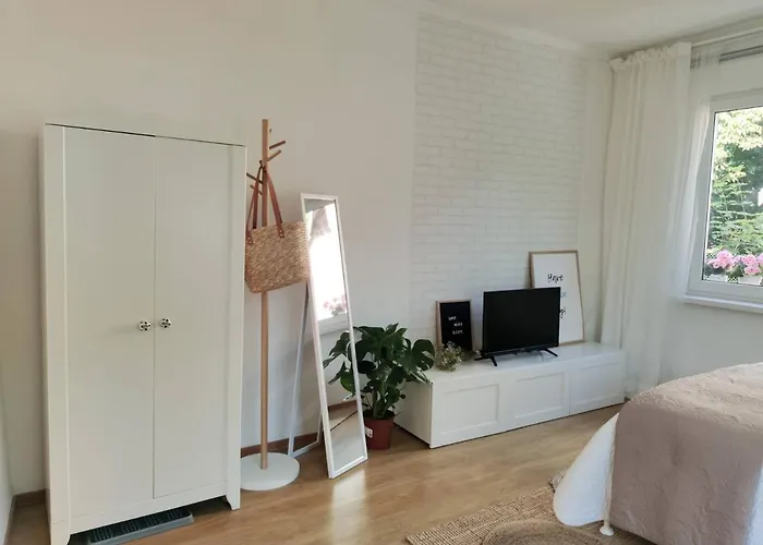 Apartment W Sasiedztwie Lasu 1800m Od Morza